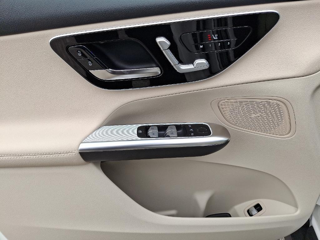 new 2025 Mercedes-Benz GLC 300 car, priced at $54,185