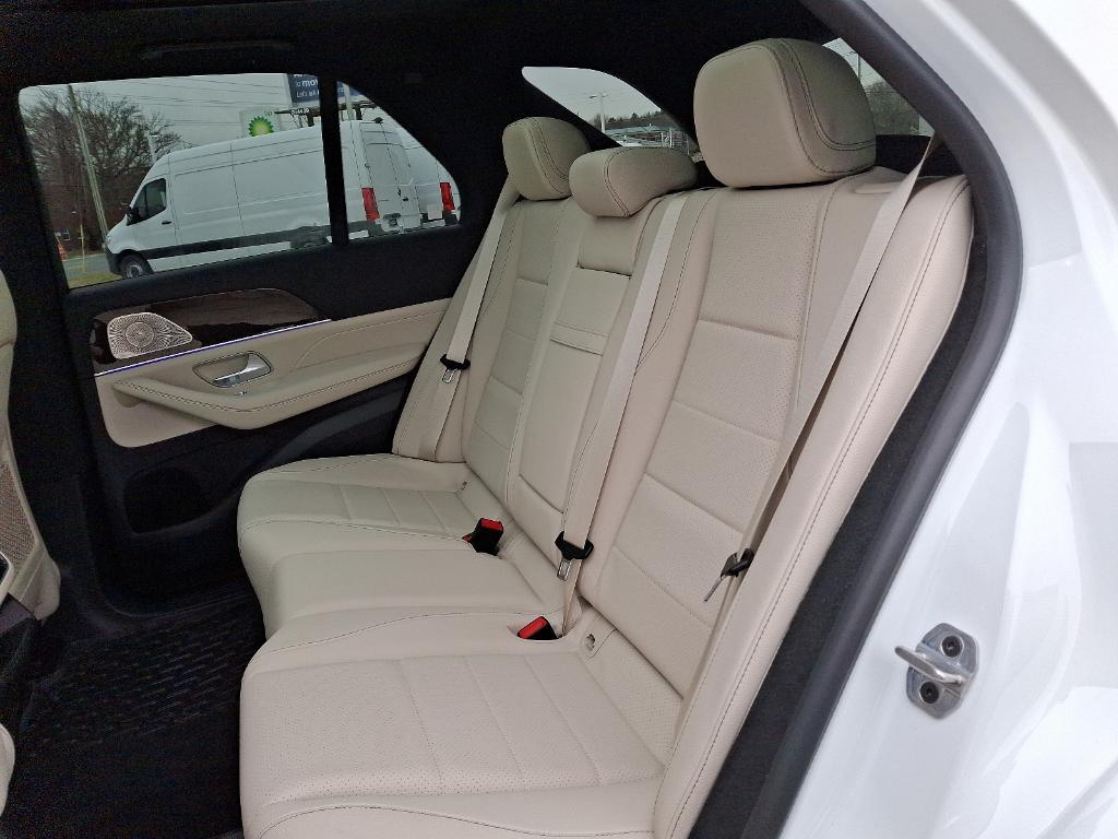 new 2025 Mercedes-Benz GLE 450 car, priced at $76,985