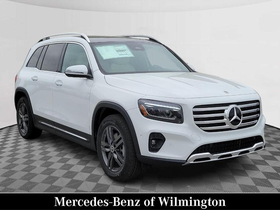 new 2024 Mercedes-Benz GLB 250 car, priced at $52,600