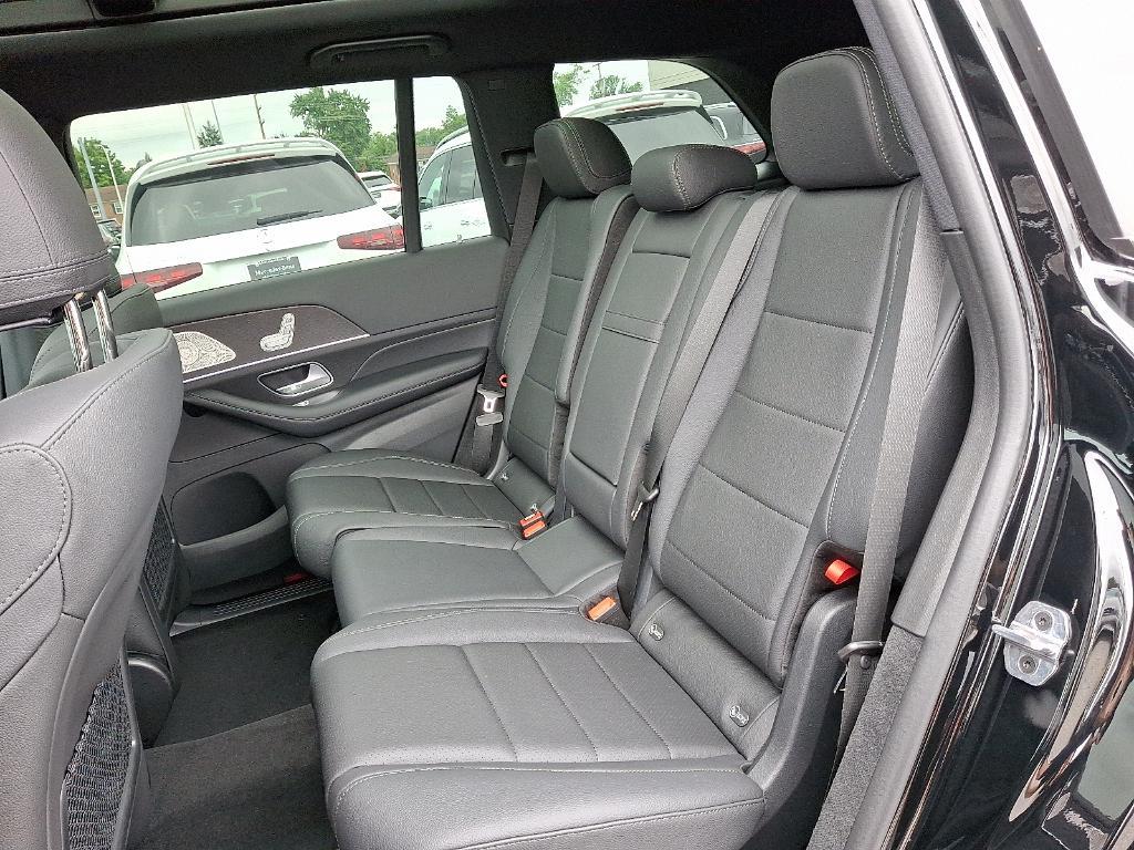new 2025 Mercedes-Benz GLS 450 car, priced at $91,615