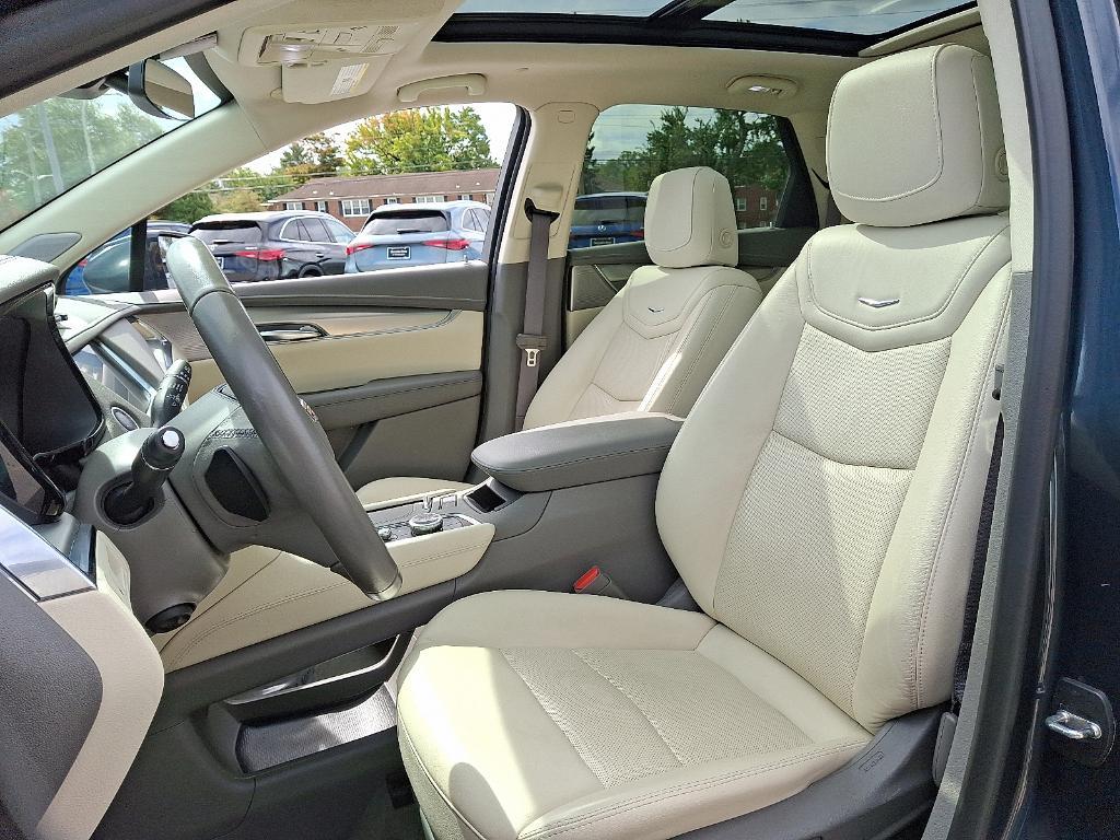 used 2020 Cadillac XT5 car, priced at $26,900