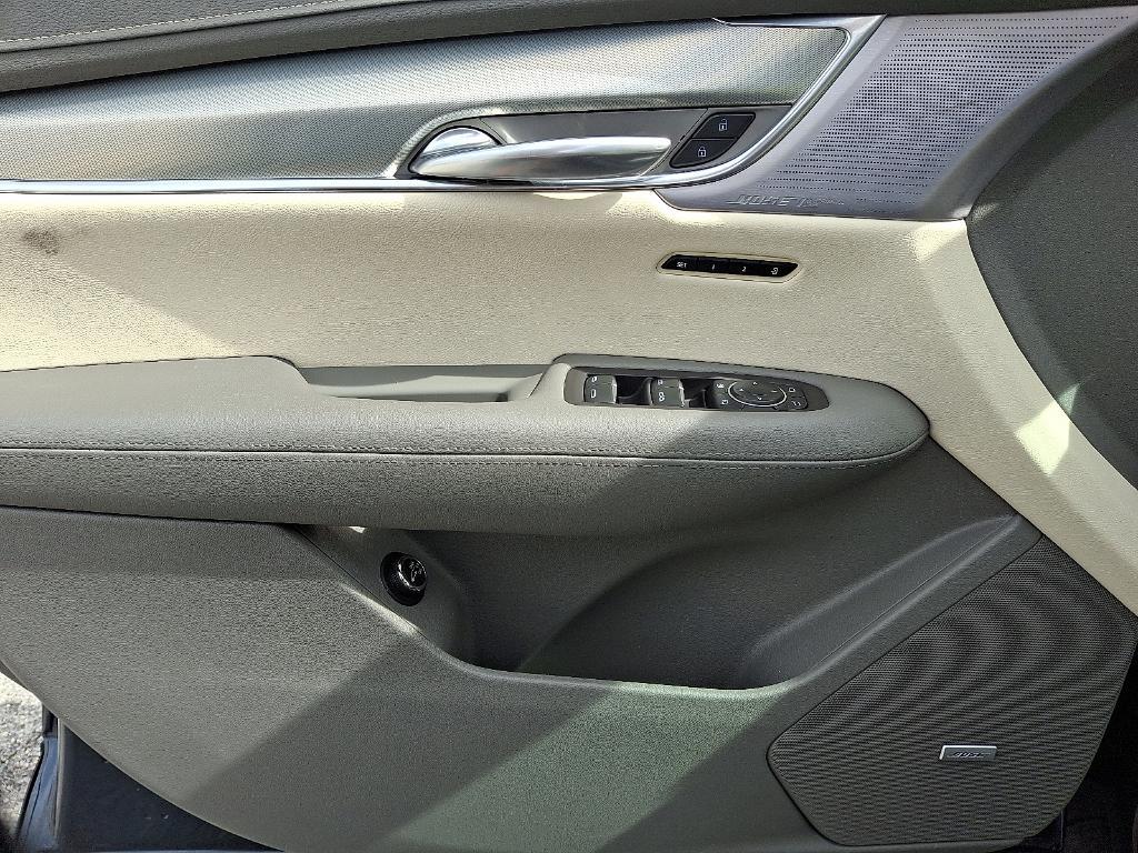 used 2020 Cadillac XT5 car, priced at $26,900