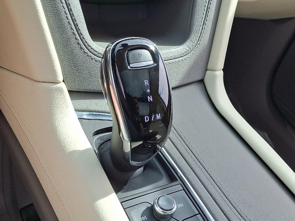 used 2020 Cadillac XT5 car, priced at $26,900