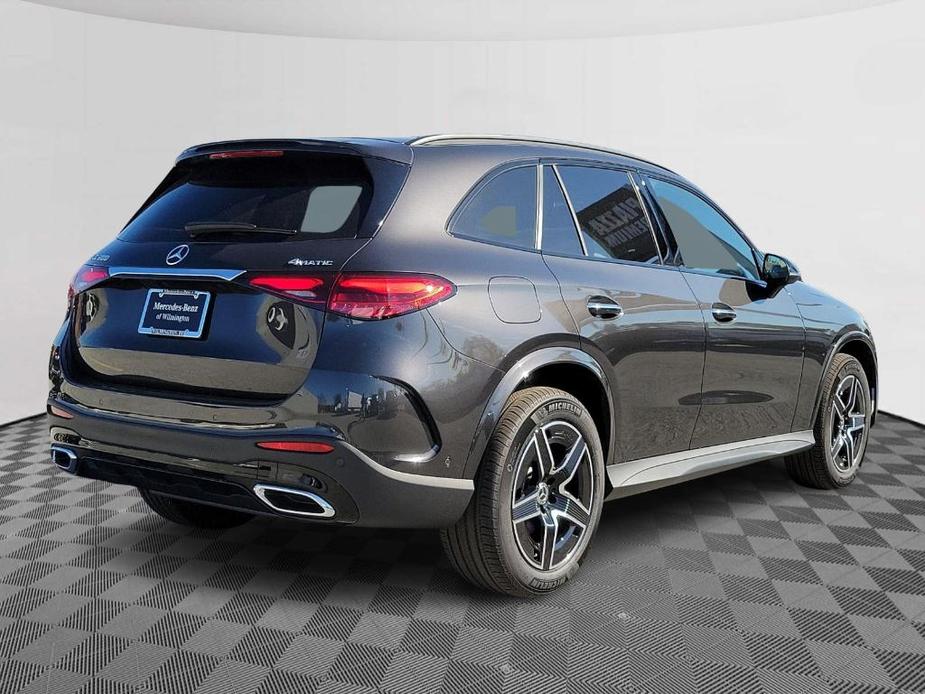 new 2024 Mercedes-Benz GLC 300 car