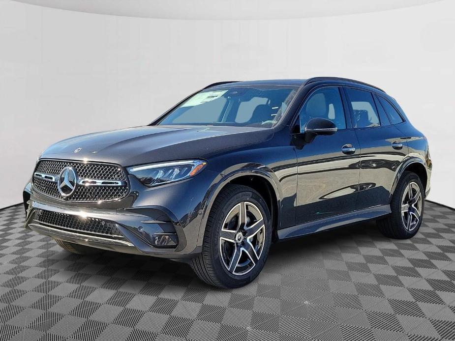 new 2024 Mercedes-Benz GLC 300 car