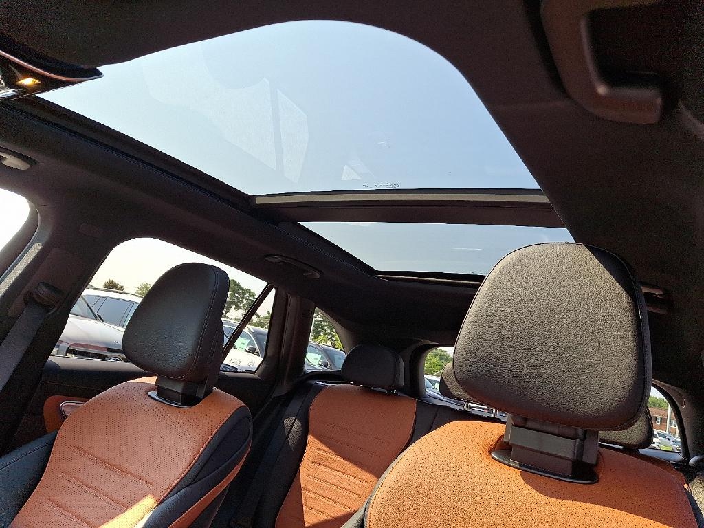 new 2025 Mercedes-Benz GLC 300 car, priced at $57,800