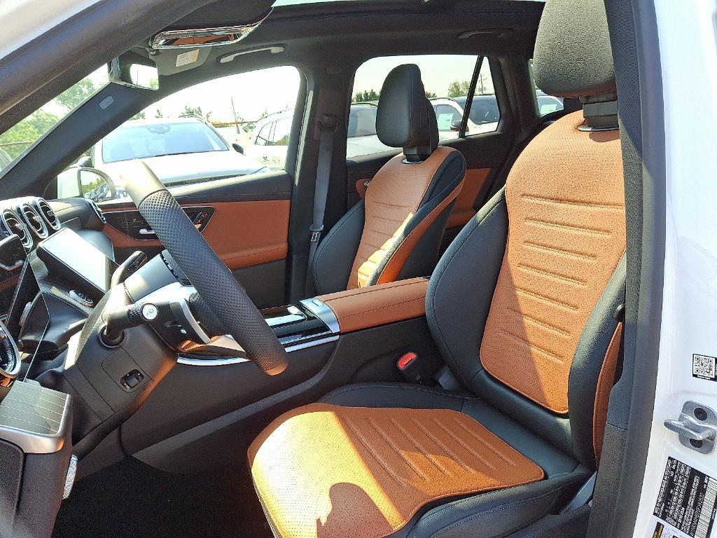 new 2025 Mercedes-Benz GLC 300 car, priced at $57,800