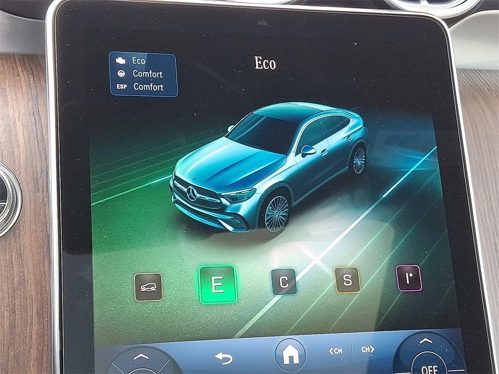 new 2025 Mercedes-Benz GLC 300 car, priced at $60,735