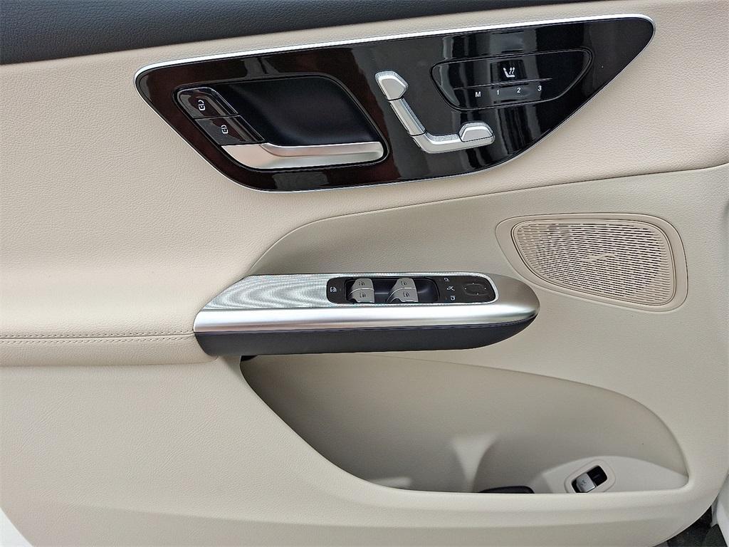 new 2025 Mercedes-Benz GLC 300 car, priced at $60,735