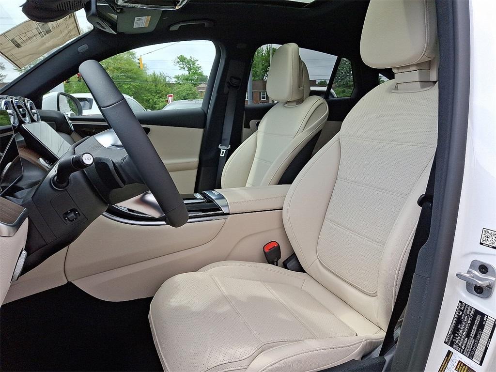 new 2025 Mercedes-Benz GLC 300 car, priced at $60,735