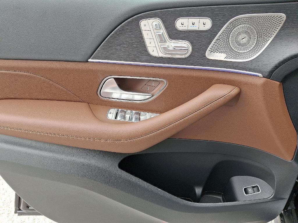 new 2025 Mercedes-Benz GLS 450 car, priced at $94,900