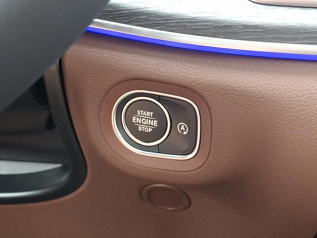 new 2025 Mercedes-Benz GLS 450 car, priced at $94,900