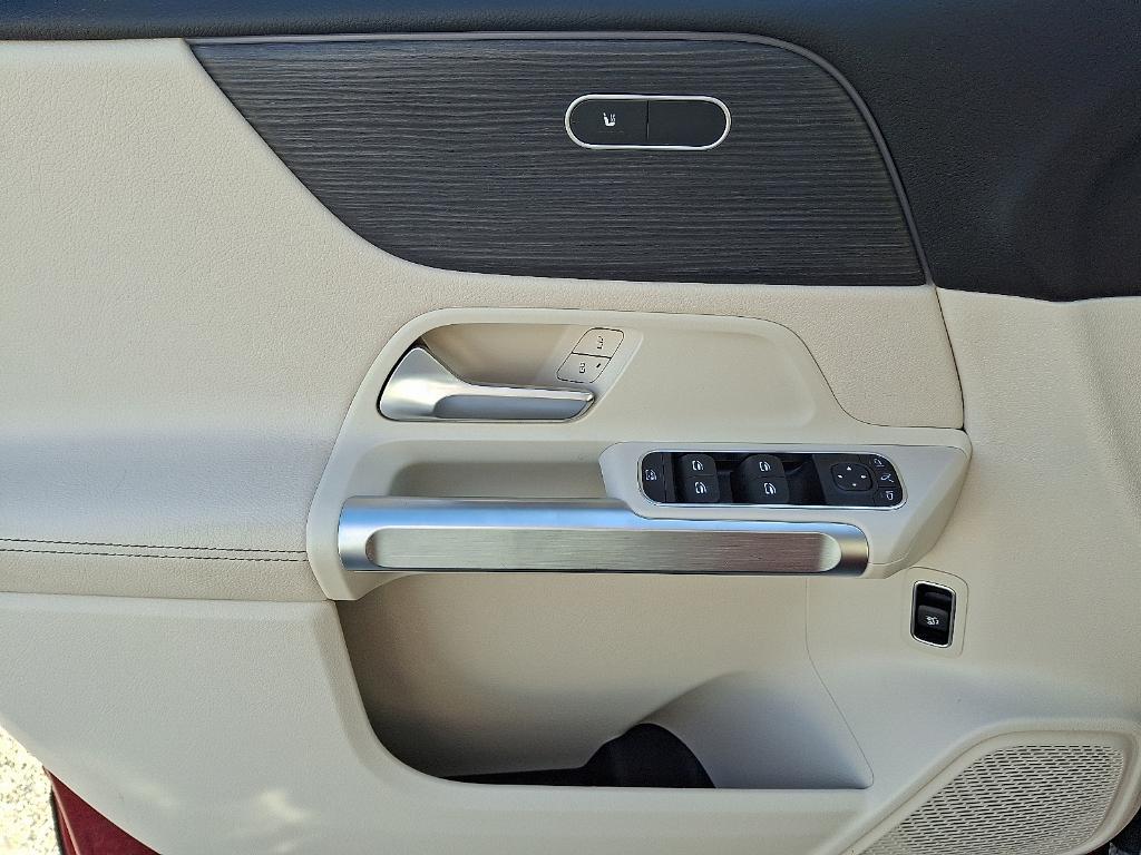 used 2022 Mercedes-Benz GLB 250 car, priced at $32,900