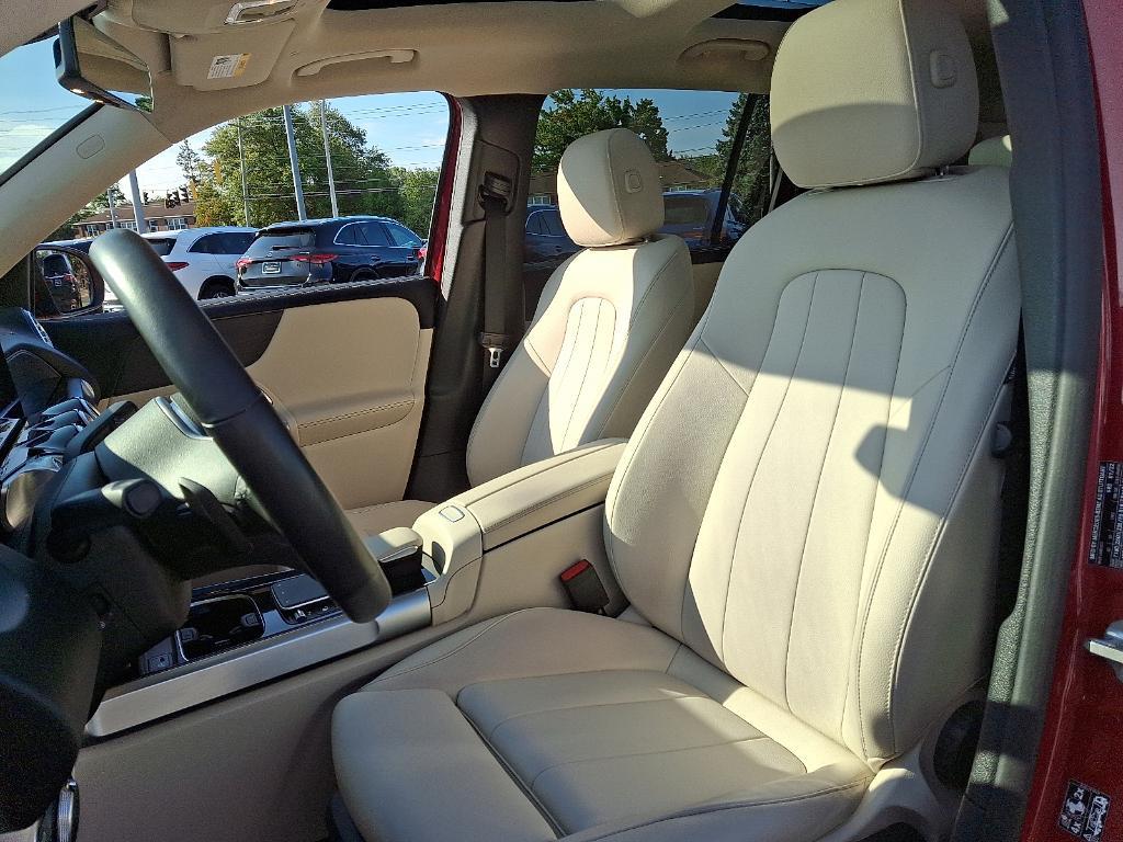 used 2022 Mercedes-Benz GLB 250 car, priced at $32,900