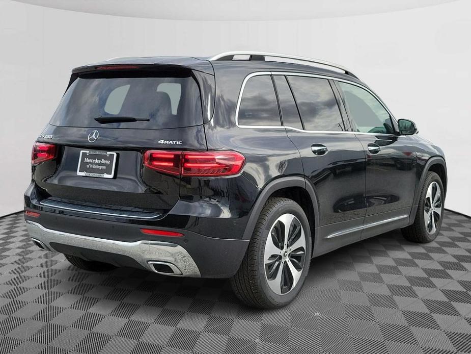 new 2024 Mercedes-Benz GLB 250 car, priced at $52,115