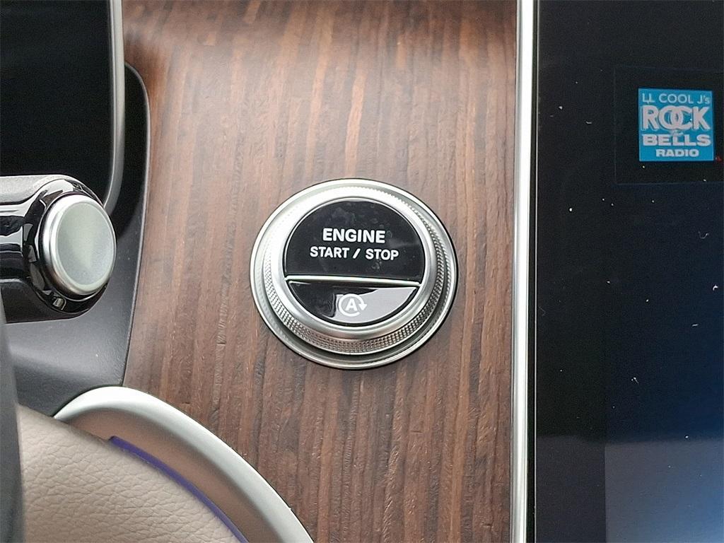 new 2025 Mercedes-Benz GLC 300 car, priced at $57,100