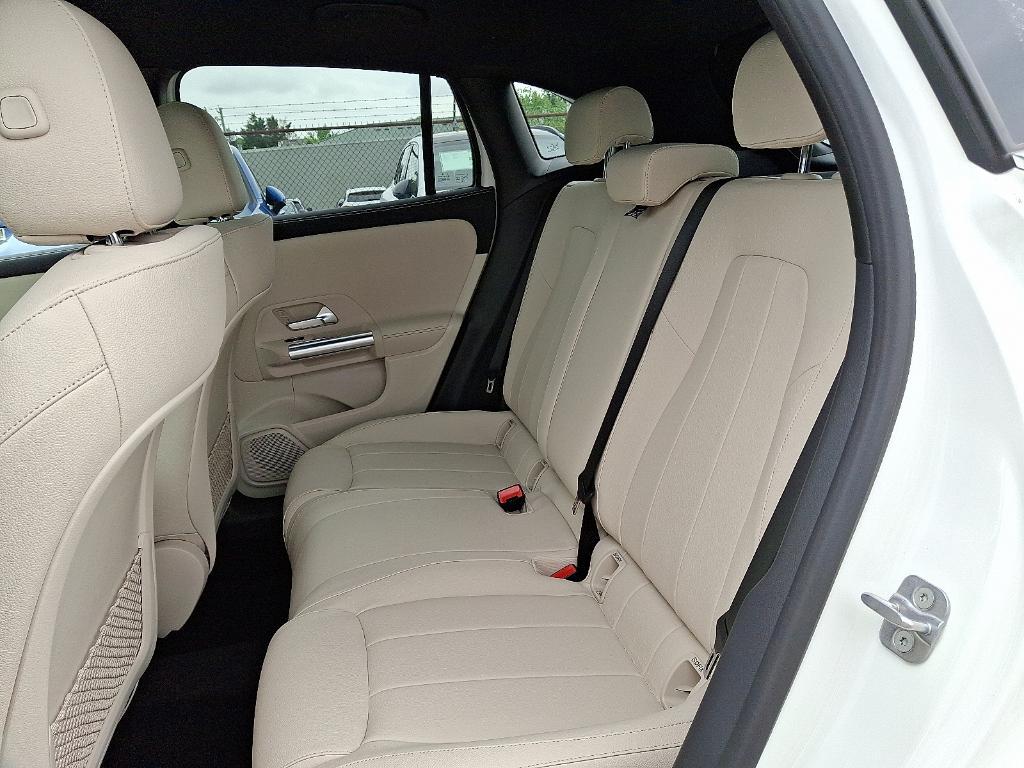 new 2025 Mercedes-Benz GLA 250 car