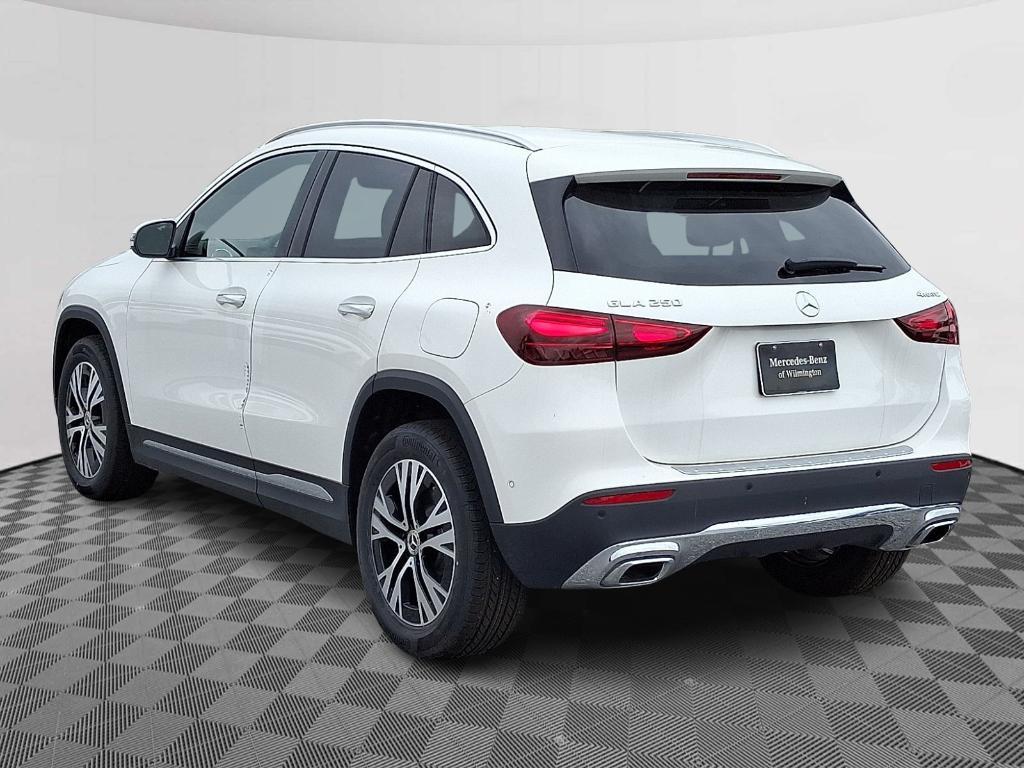 new 2025 Mercedes-Benz GLA 250 car