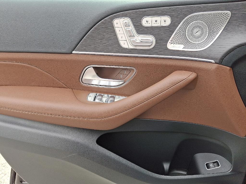 new 2026 Mercedes-Benz GLE 450 car, priced at $85,520