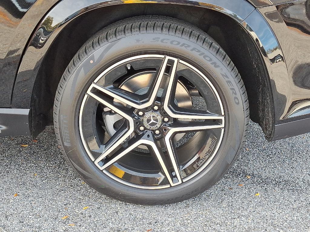 new 2026 Mercedes-Benz GLS 450 car