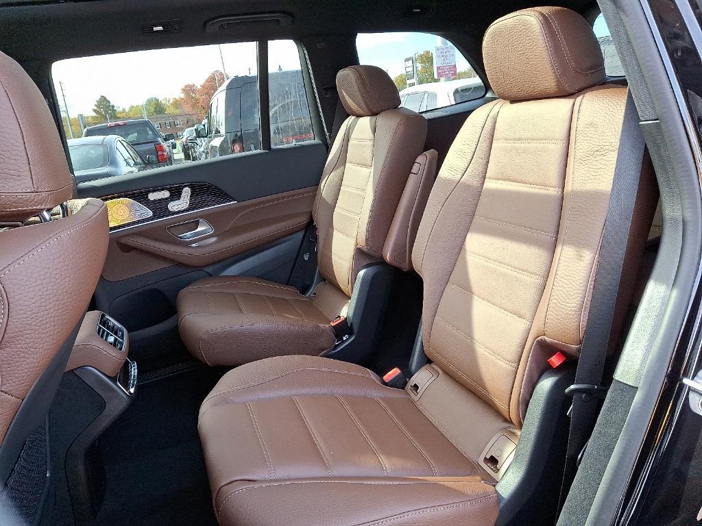 new 2026 Mercedes-Benz GLS 450 car