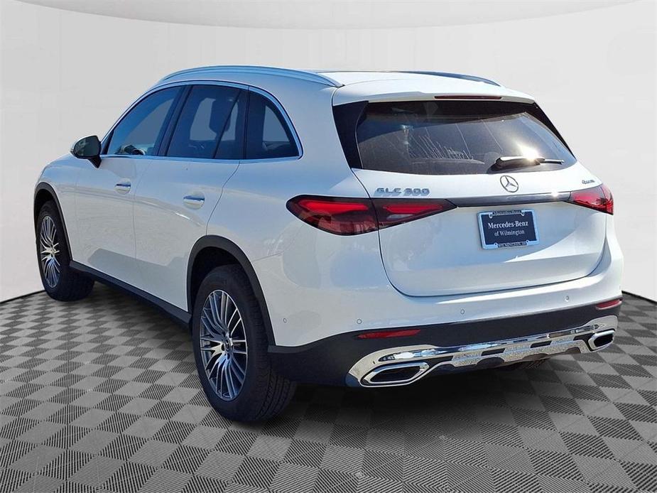 new 2025 Mercedes-Benz GLC 300 car, priced at $54,885