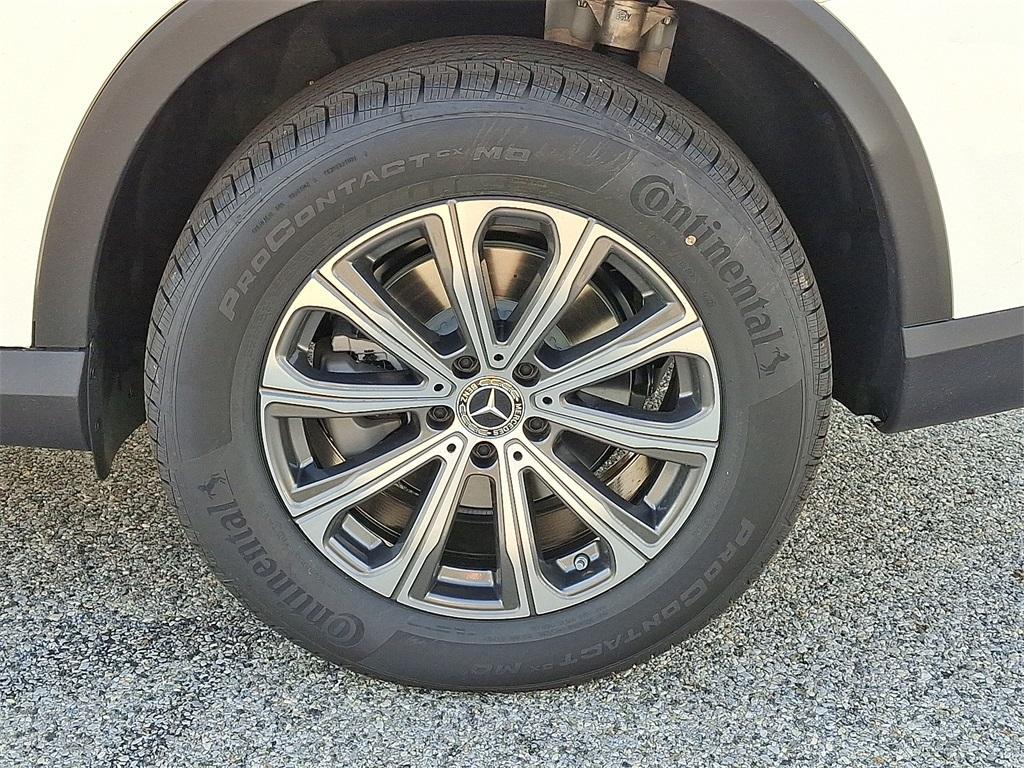 new 2026 Mercedes-Benz GLC 300 car, priced at $54,585