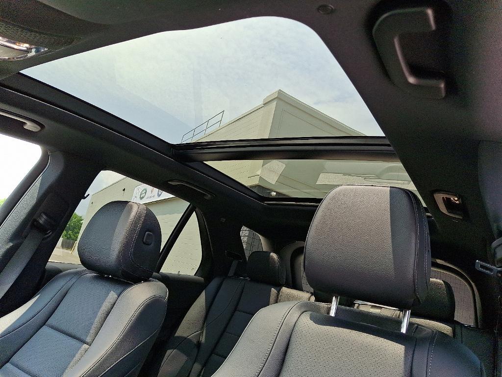 used 2024 Mercedes-Benz GLE 350 car, priced at $63,900