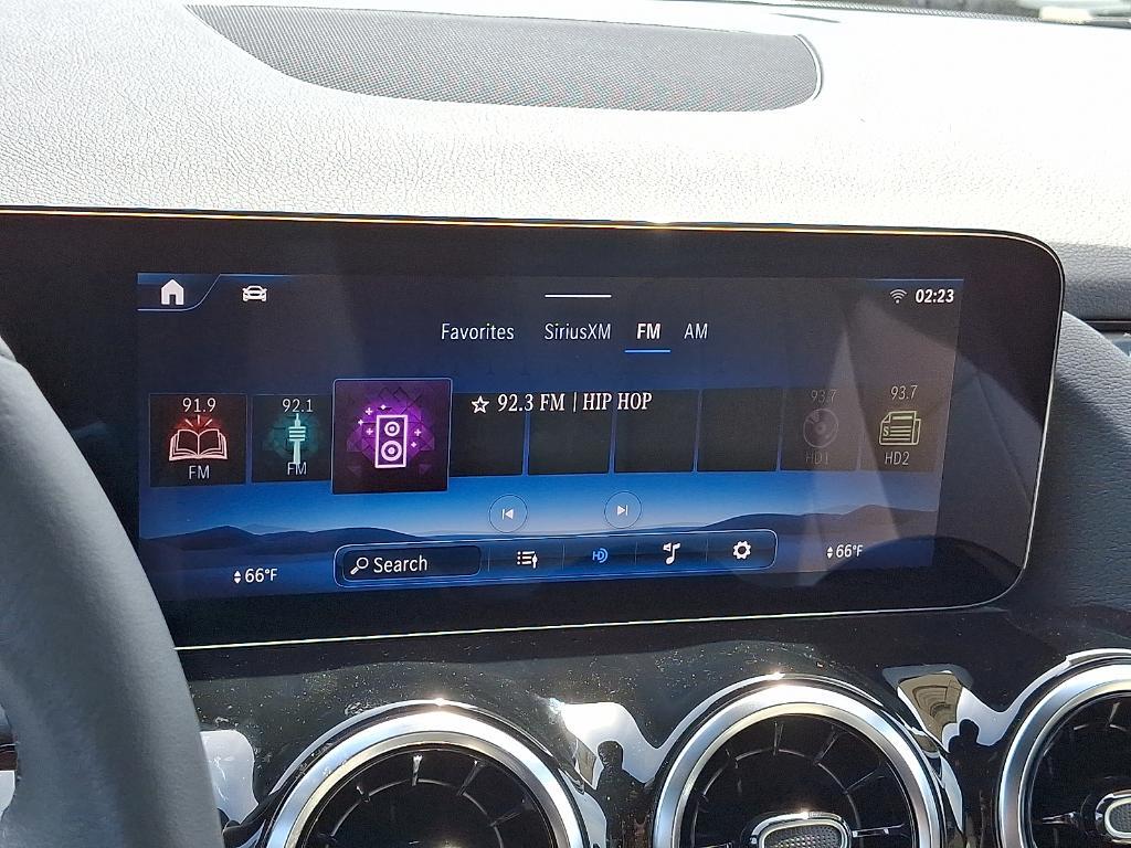 new 2025 Mercedes-Benz GLA 250 car, priced at $44,250