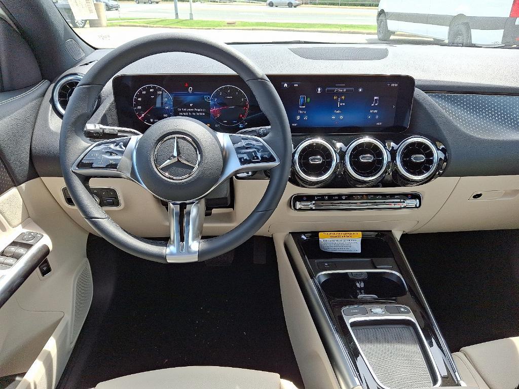 new 2025 Mercedes-Benz GLA 250 car, priced at $44,250