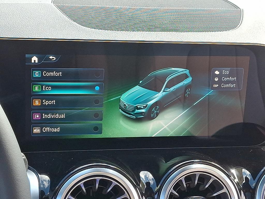 new 2026 Mercedes-Benz GLB 250 car, priced at $51,460