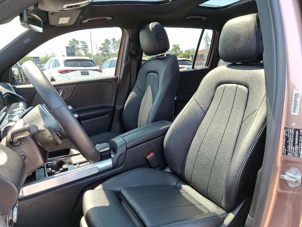 used 2021 Mercedes-Benz GLB 250 car, priced at $30,900