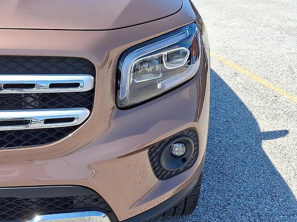 used 2021 Mercedes-Benz GLB 250 car, priced at $30,900