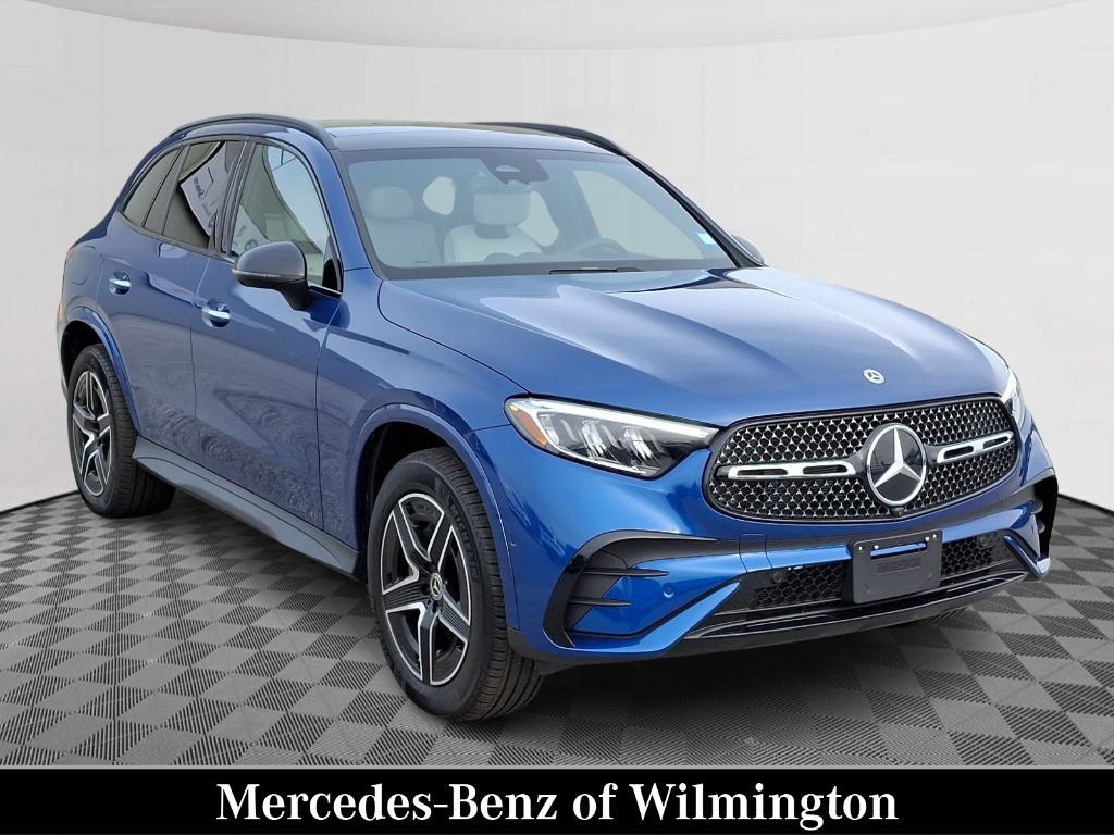 new 2025 Mercedes-Benz GLC 300 car, priced at $61,295