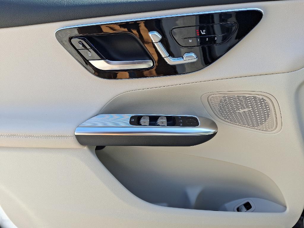 new 2025 Mercedes-Benz GLC 300 car