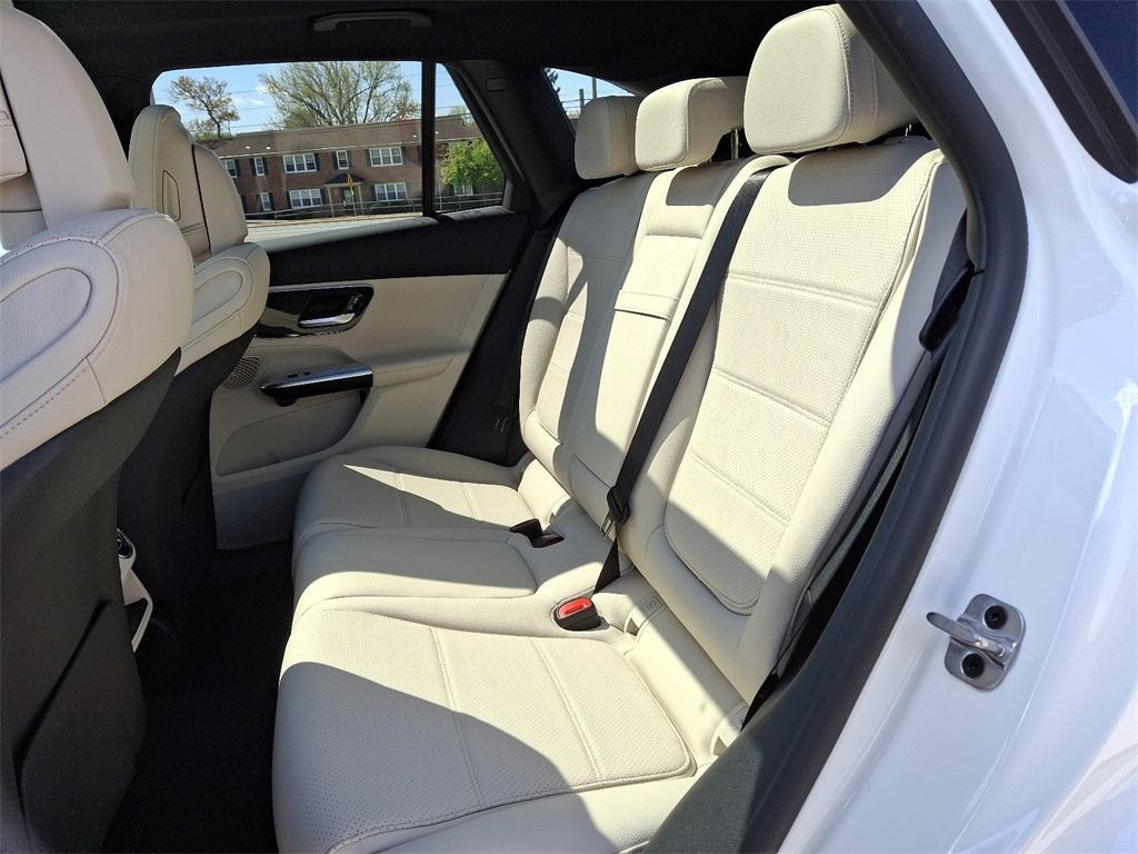 new 2025 Mercedes-Benz GLC 300 car