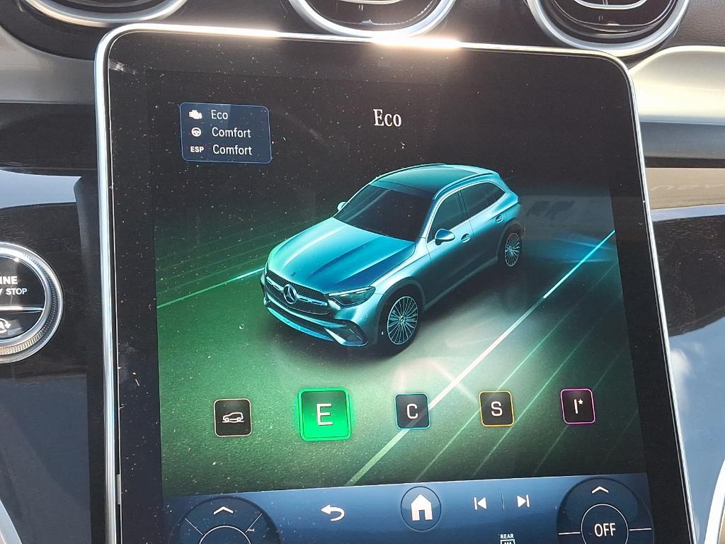 new 2025 Mercedes-Benz GLC 300 car