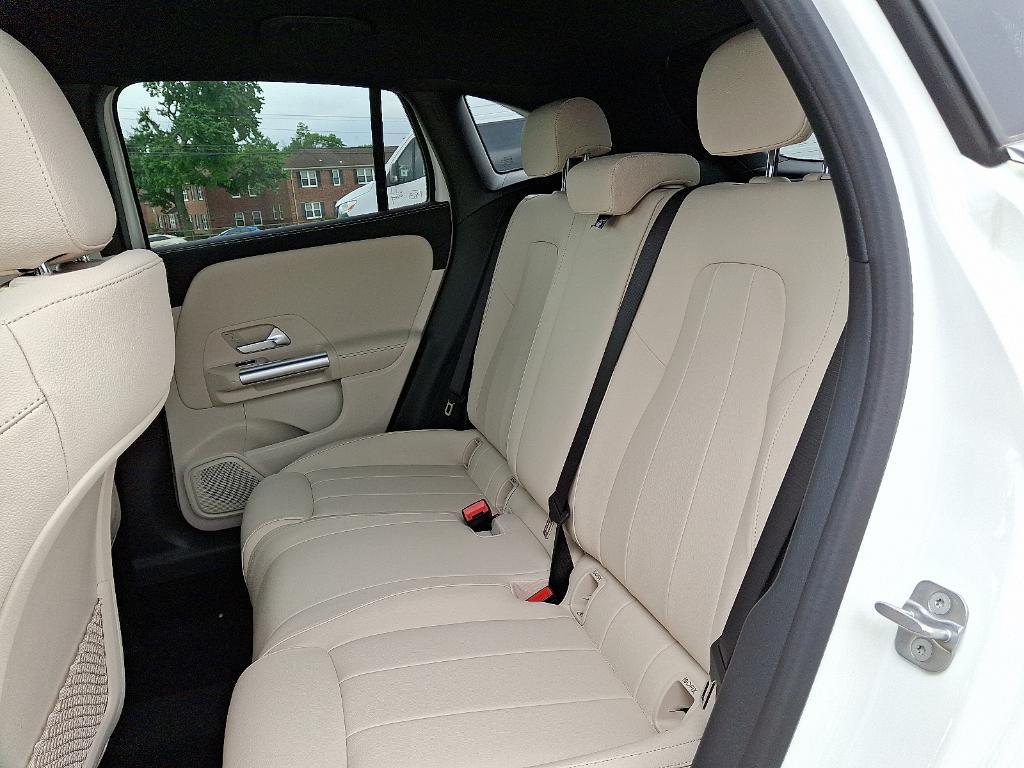 new 2025 Mercedes-Benz GLA 250 car