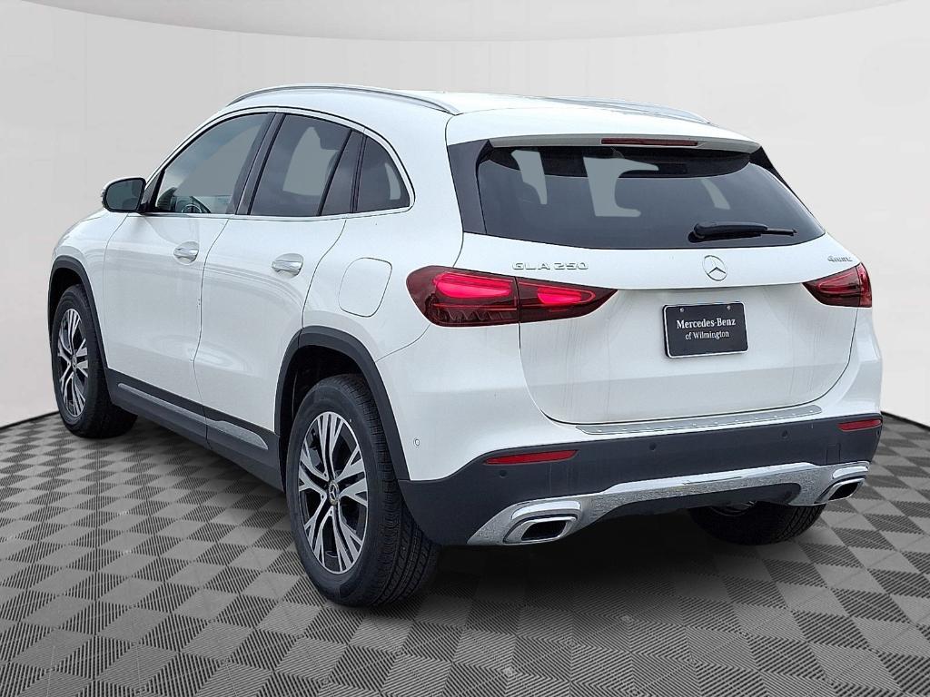 new 2025 Mercedes-Benz GLA 250 car