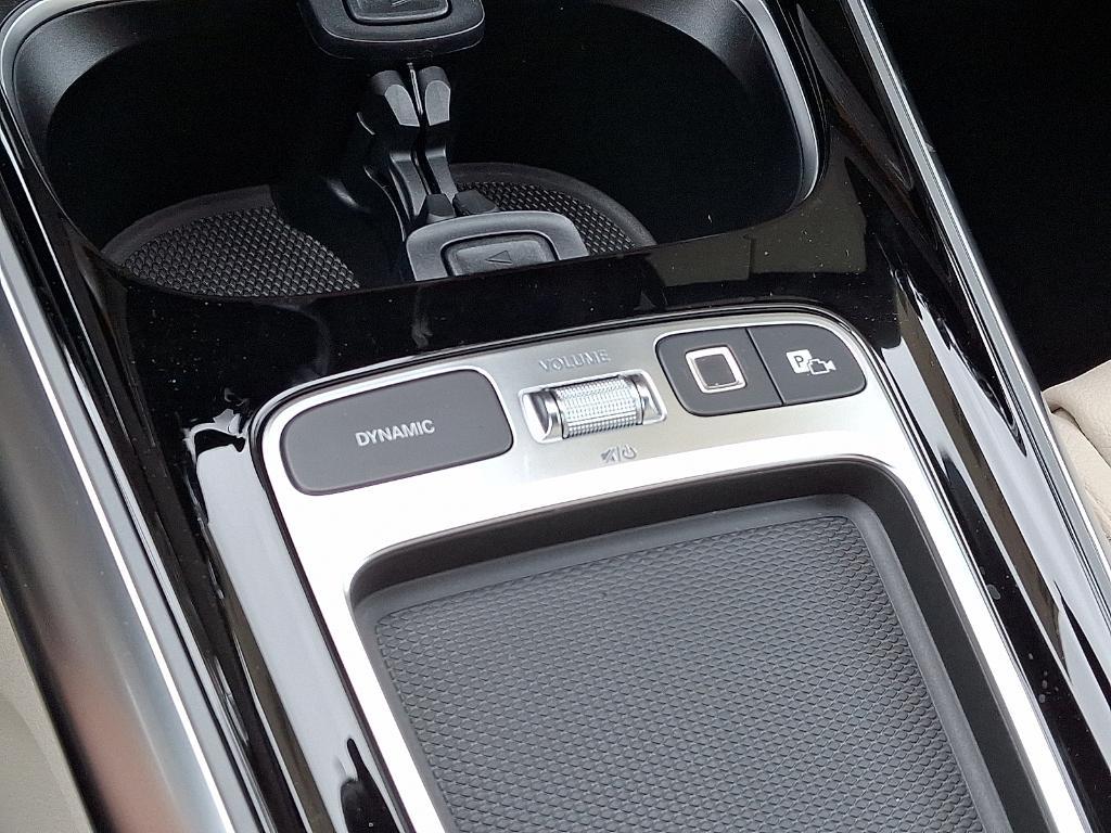 new 2025 Mercedes-Benz GLA 250 car