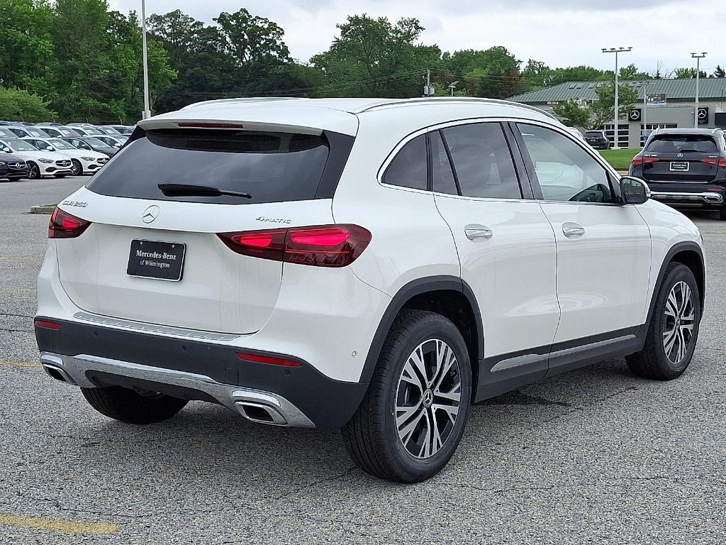 new 2025 Mercedes-Benz GLA 250 car