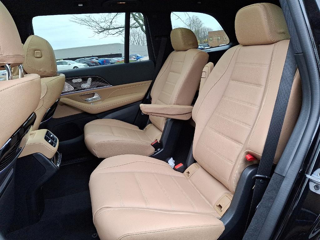 new 2026 Mercedes-Benz GLS 450 car