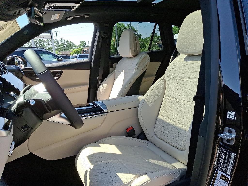 new 2025 Mercedes-Benz GLC 300 car, priced at $55,535