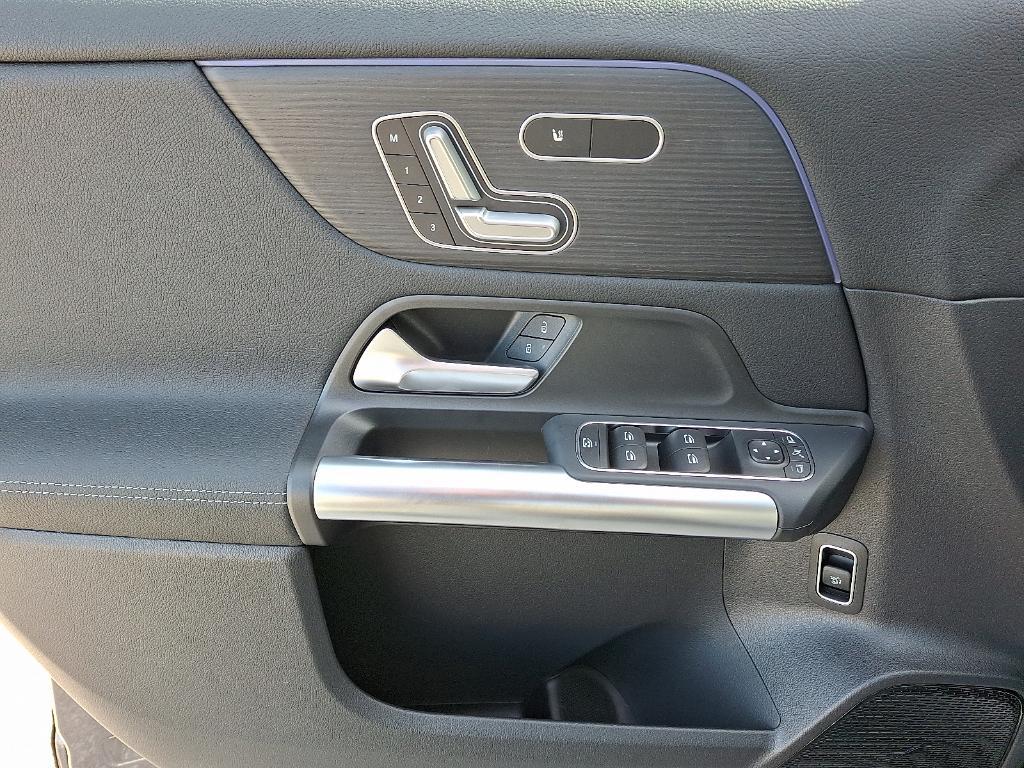 new 2026 Mercedes-Benz GLA 250 car