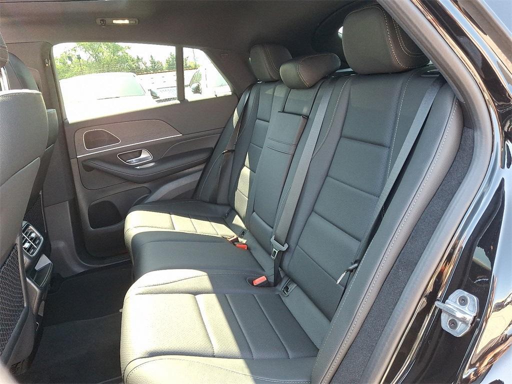 new 2025 Mercedes-Benz GLE 450 car, priced at $77,710