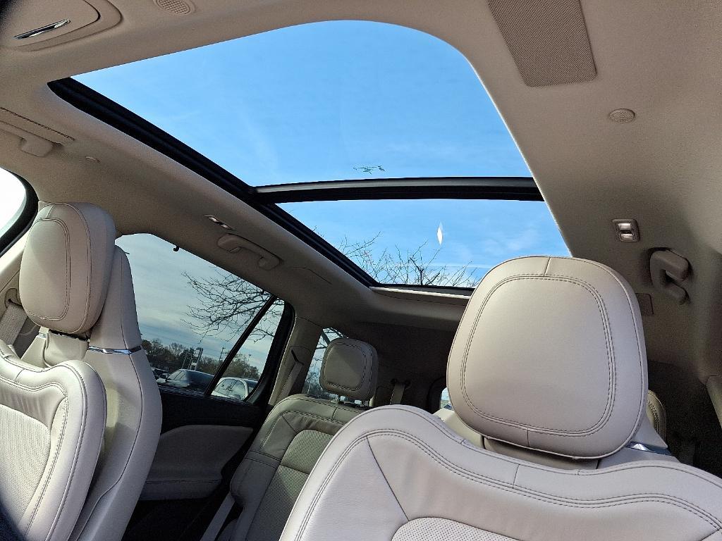 used 2023 Lincoln Aviator car, priced at $49,900