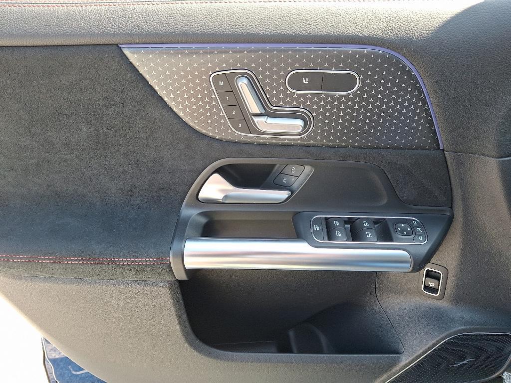 used 2024 Mercedes-Benz GLA 250 car, priced at $40,900