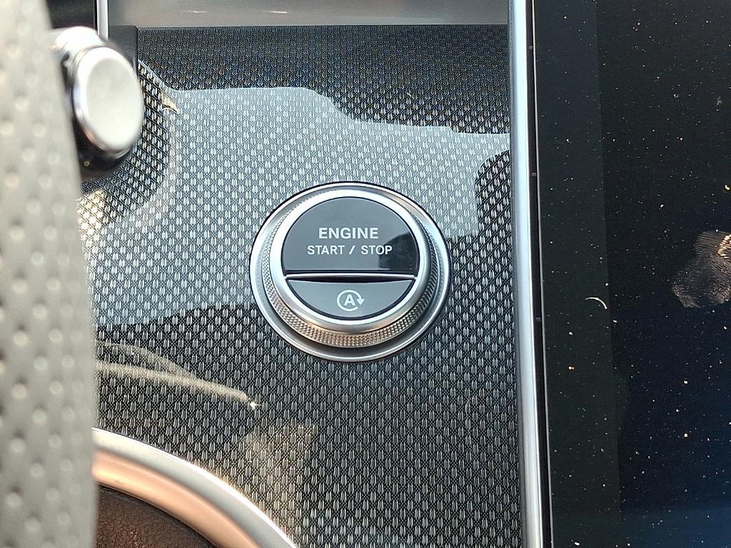 new 2025 Mercedes-Benz C-Class car