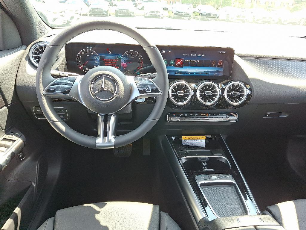 new 2025 Mercedes-Benz GLA 250 car, priced at $47,295