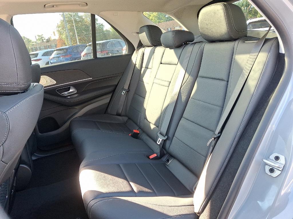 new 2026 Mercedes-Benz GLE 450 car